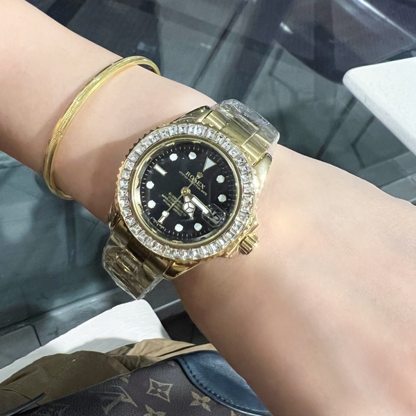 ブランド時計側面デザイン